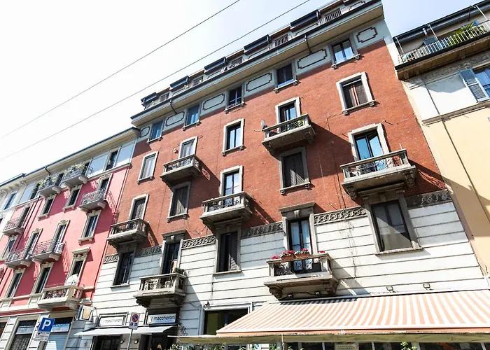 Artstay Exclusive Apt Near Train Metro, Parking